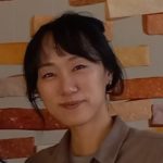 Profile picture of Julia Han