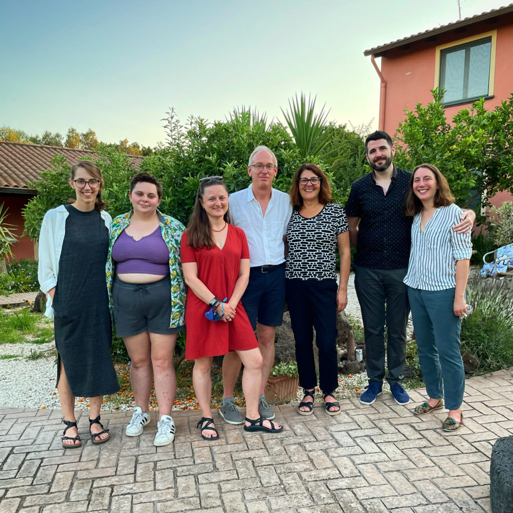The 2021 SAP team stands alongside Peter van Dommelen and Ayla Çevik on our last day of the season.