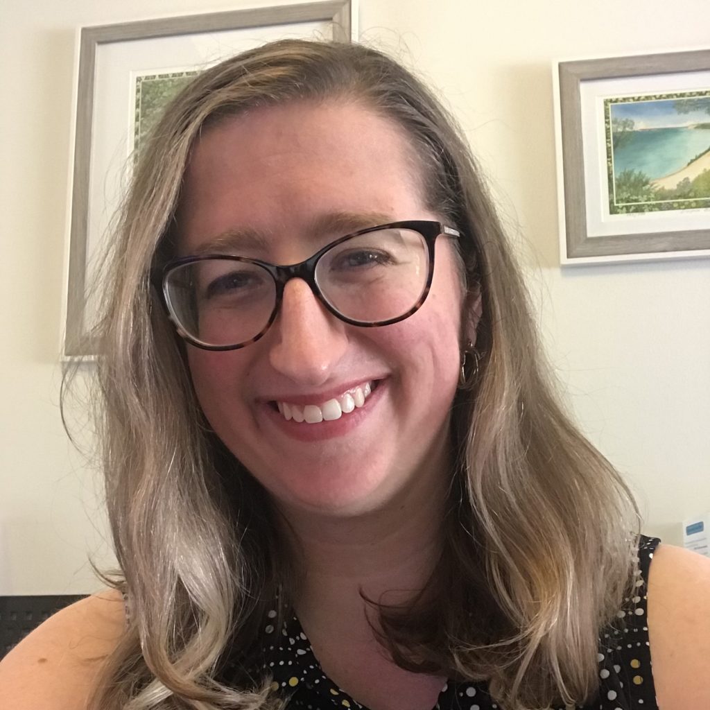 Headshot of Larissa Babak